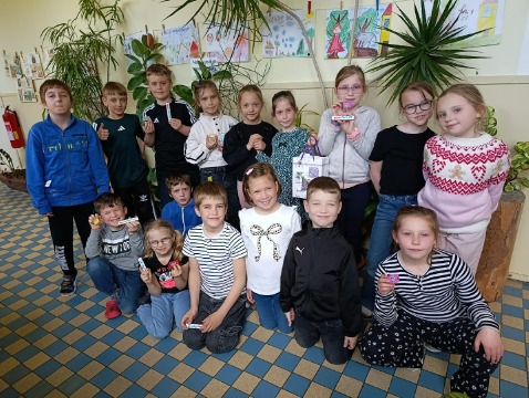 2.B - Mgr. Jana Kadlecová, asistentka Jana Hlaváčková